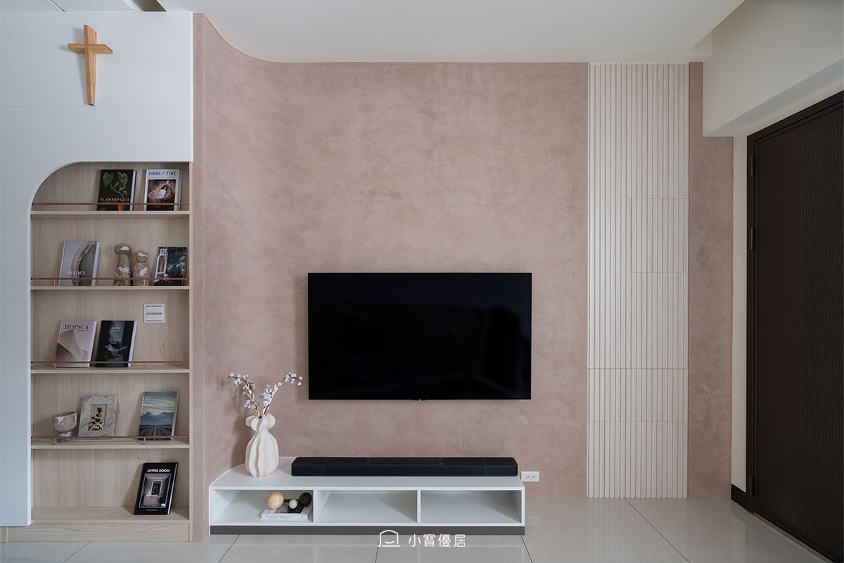 小寶優居透天厝設計案例牧師的家:使用粉色司曼特漆。