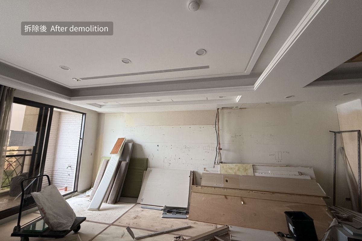 自在磅礴，小寶優居室內設計，台中中古屋翻新案，客廳電視牆拆除後。