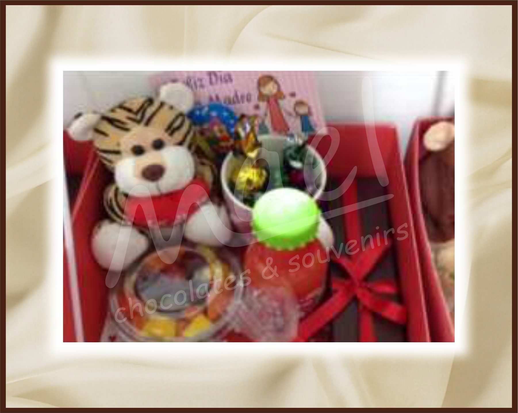 Mael Chocolates y Souvenirs, arreglos y regalos para toda ocasión en Bogotá.