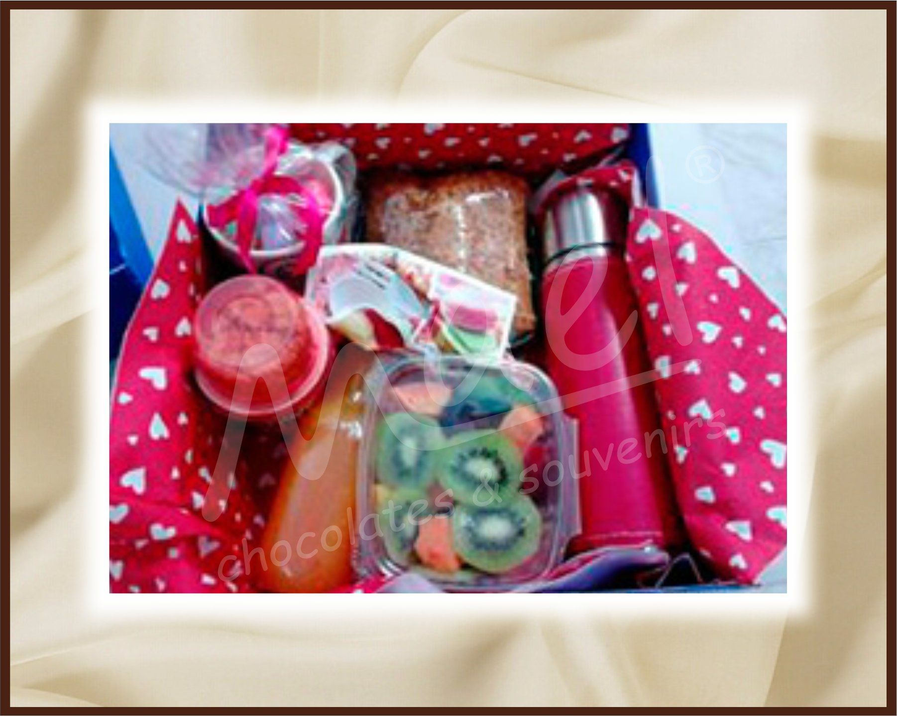 Mael Chocolates y Souvenirs, arreglos y regalos para toda ocasión en Bogotá.