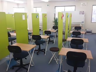 長野高田校の学習スペース