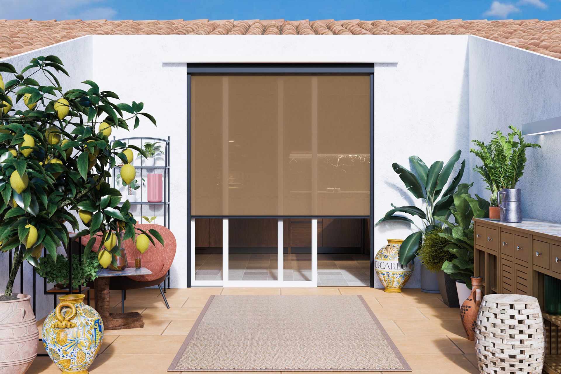 Un patio con una porta scorrevole in vetro e un tappeto.