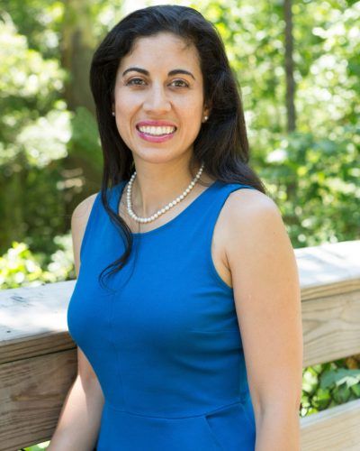 FERNANDA SANTIAGO-FOUNDER, CERTIFIED AROMATHERAPIST, LMBT