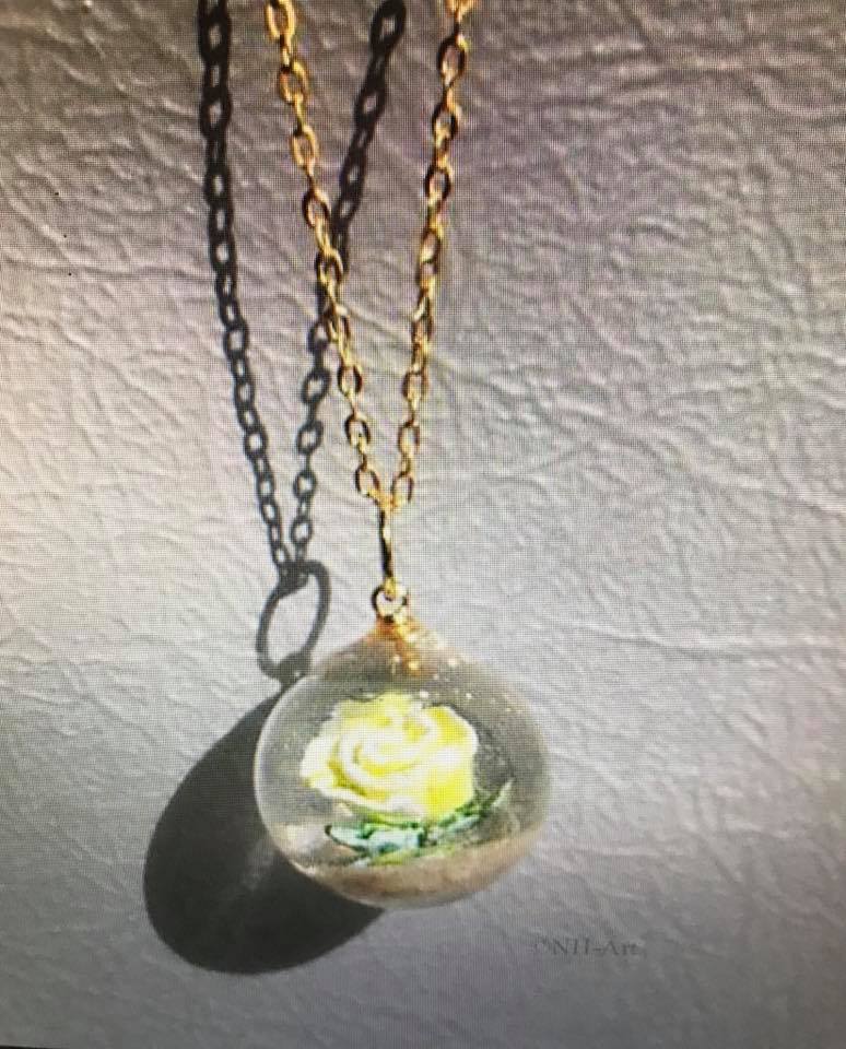 ciondolo con ceneri animale