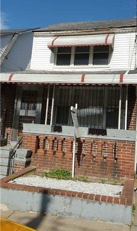 Flushing - 61-27 157 Street