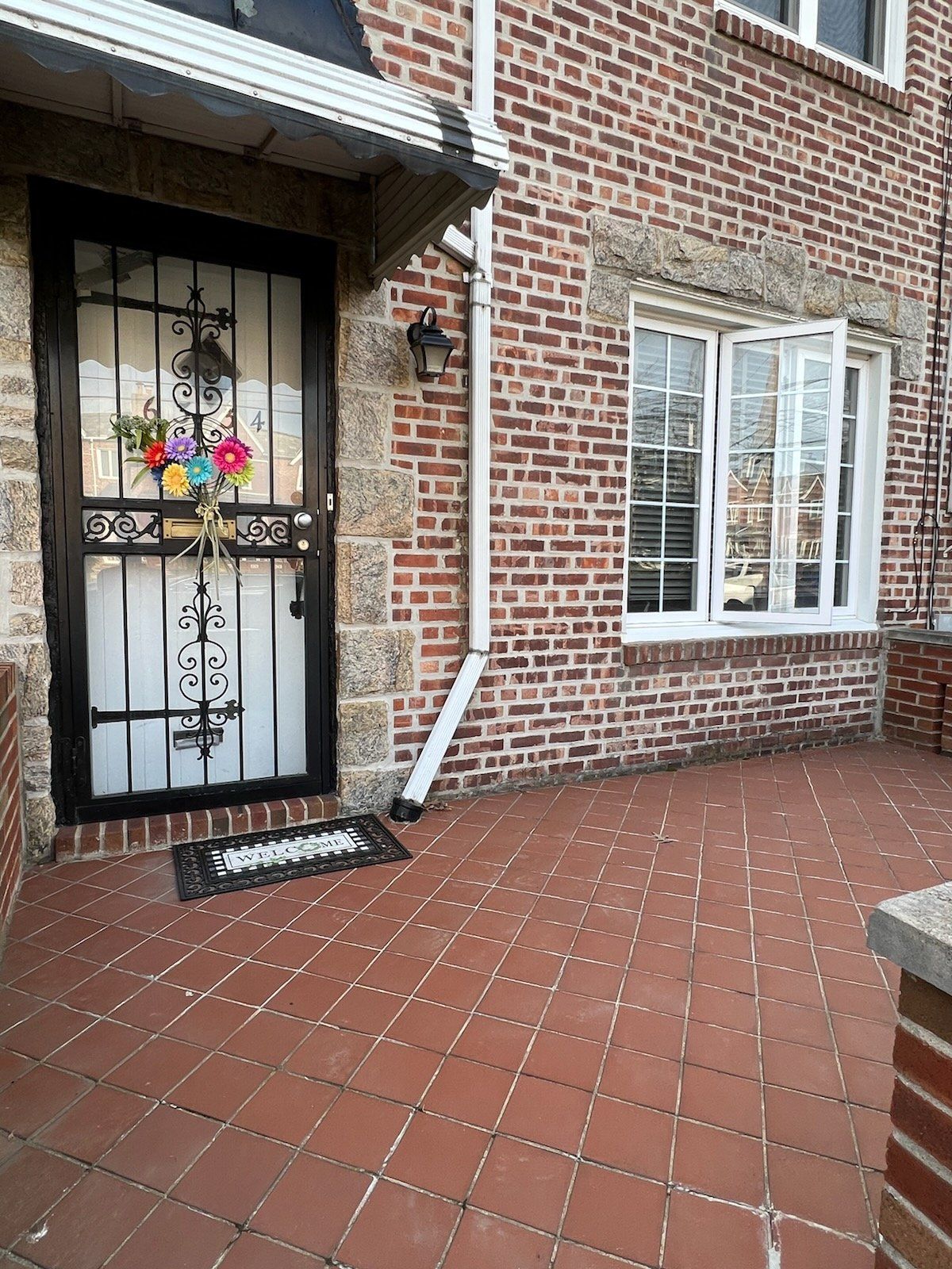 Middle Village - 63-34 77th Place