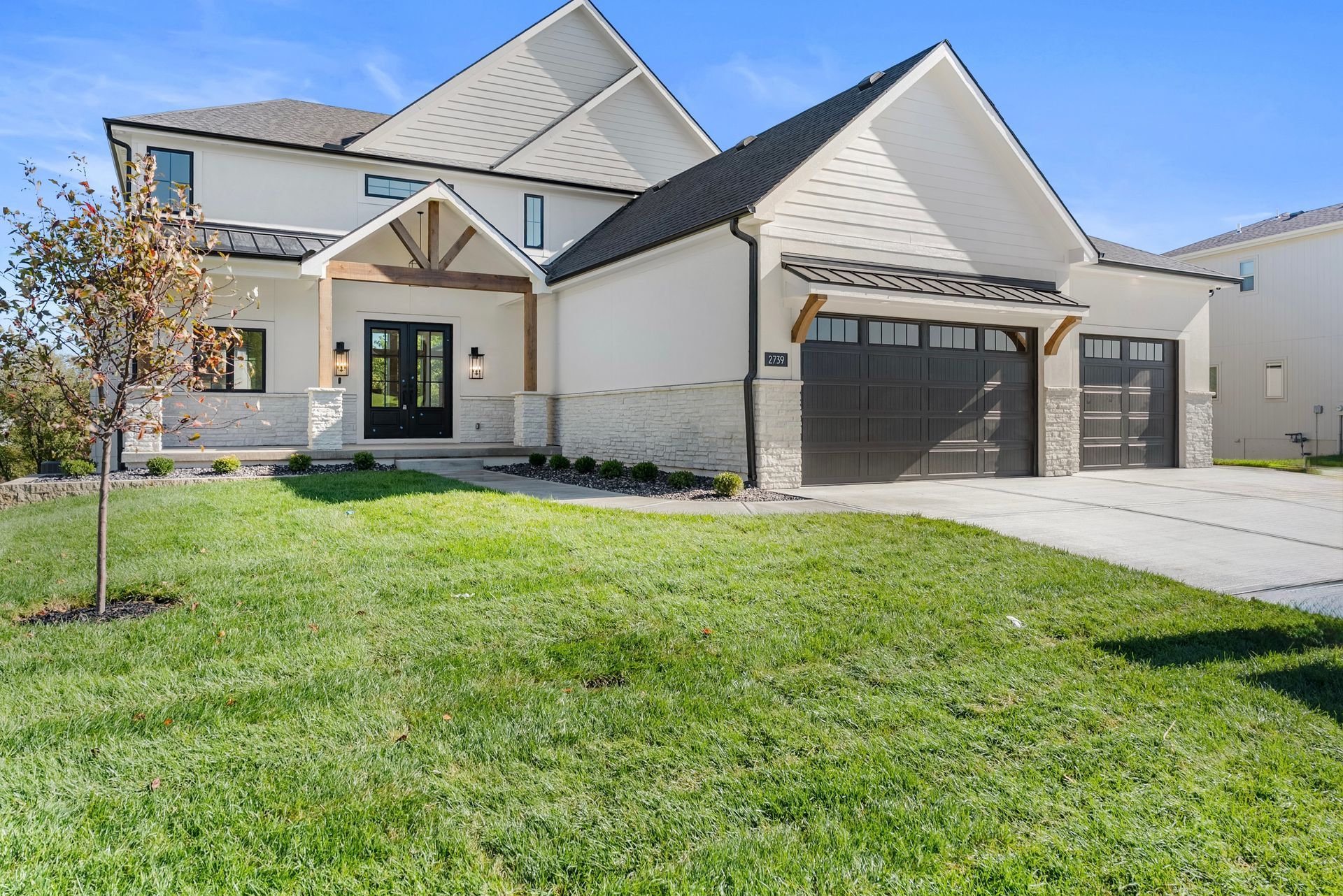 A living room filled with furniture and a fireplace.
