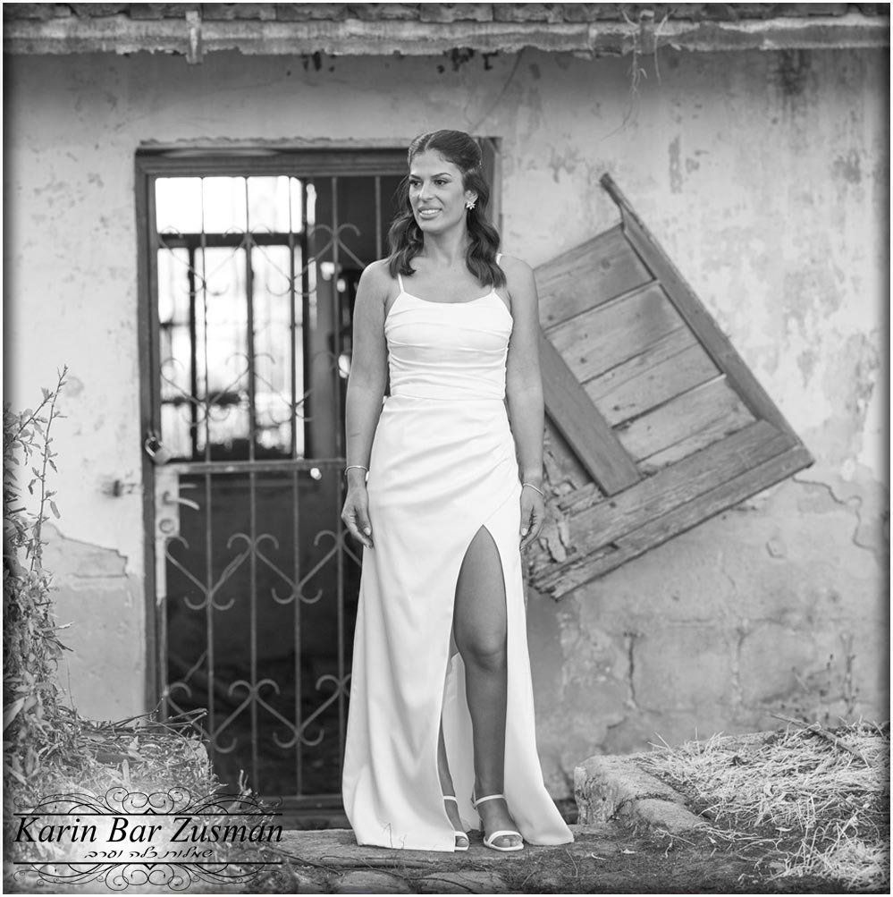 שמלת כלה פשוטה וחלקה