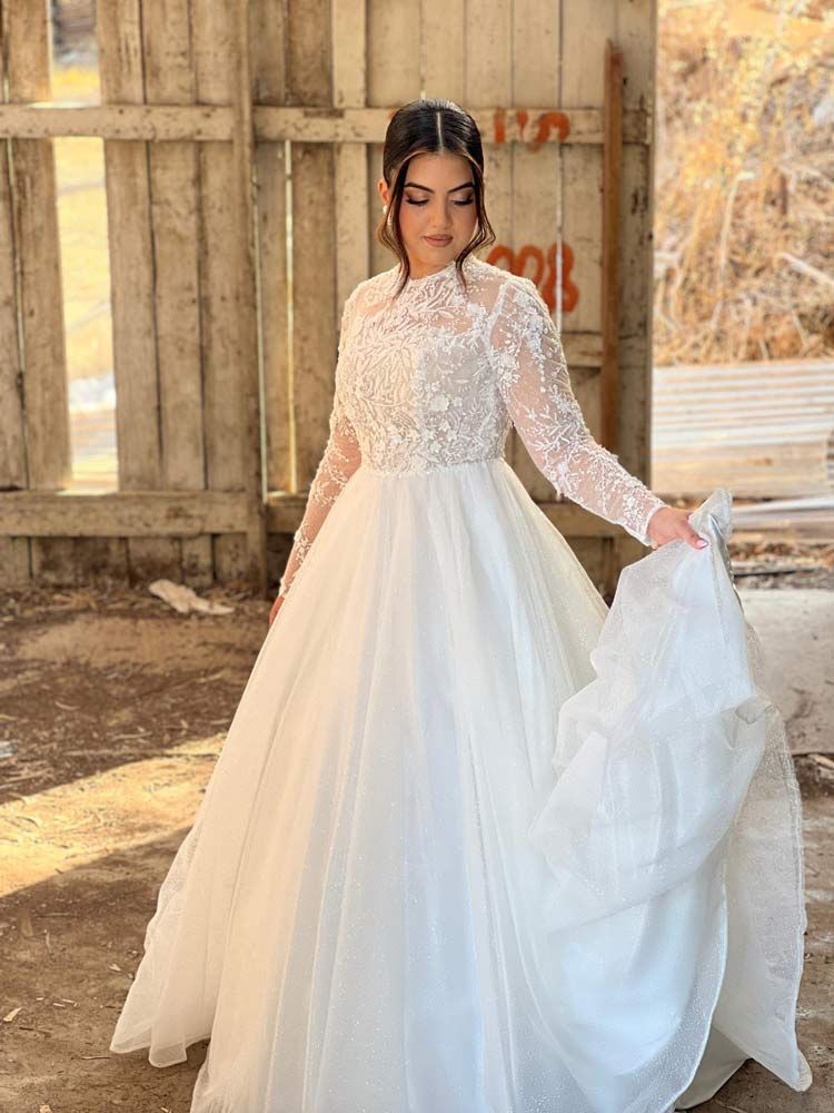 שמלת כלה צנועה ושיקית בת הים