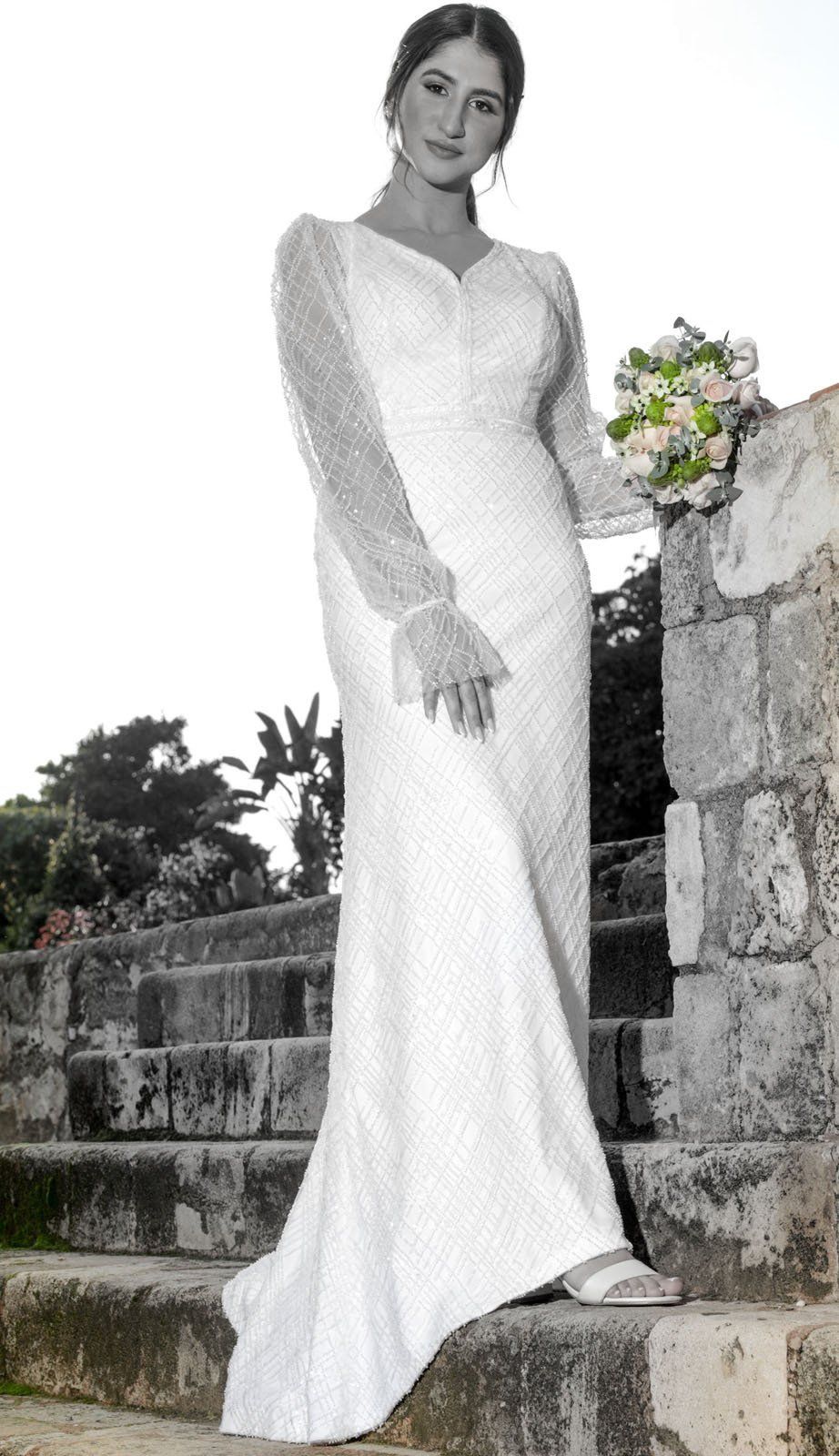 שמלת כלה צנועה עם שרוולים בחריזה מלאה