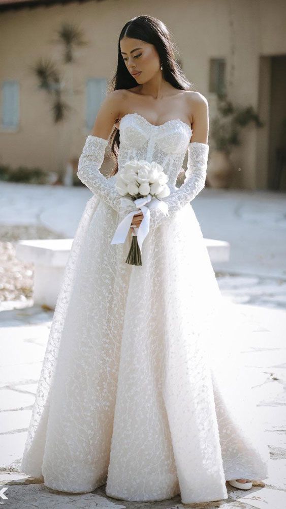 שמלות כלה 2025 מחורזת מחוך