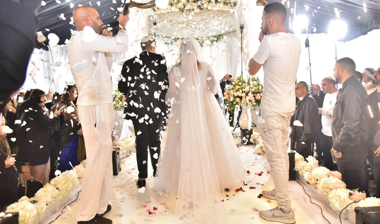 שמלות כלה במידות גדולות 8