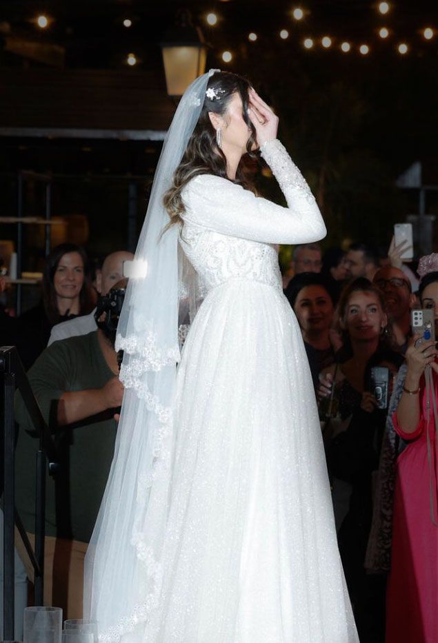 modesty-wedding-dress-lia1