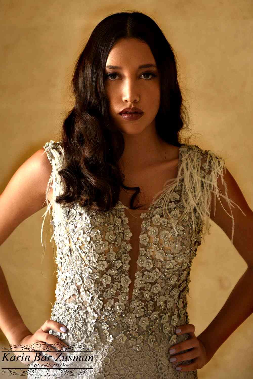 שמלת ערב כסופה עם מחוך רקום ועיטורי חרוזים בעיצוב קארין בר זוסמן