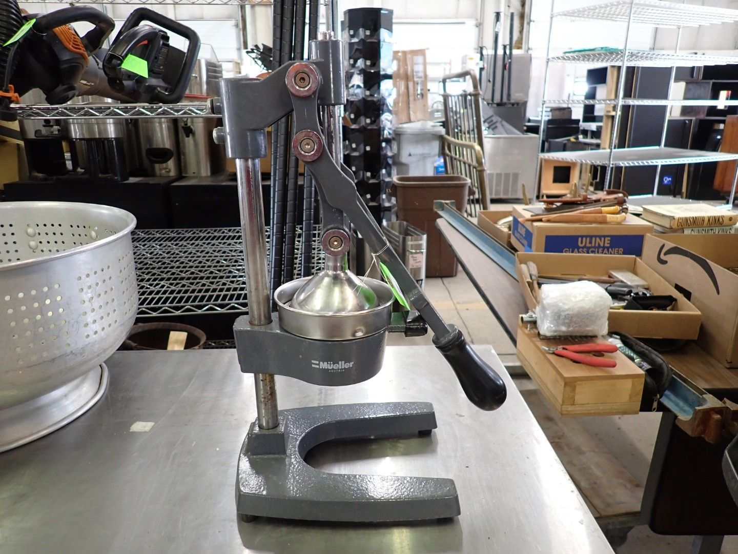 Metal fruit press