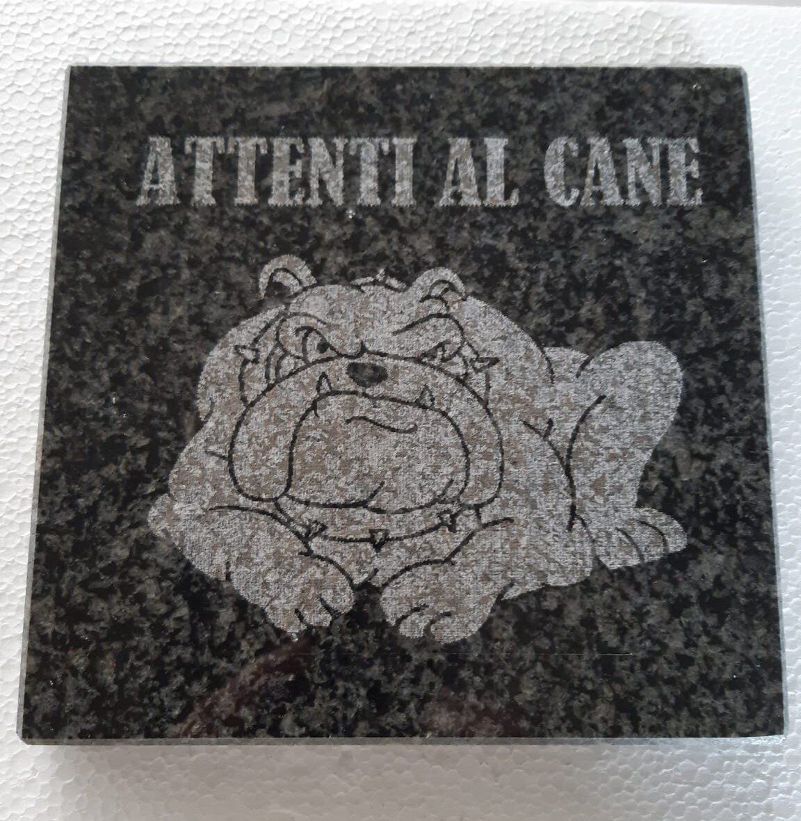 targhetta attenti al cane