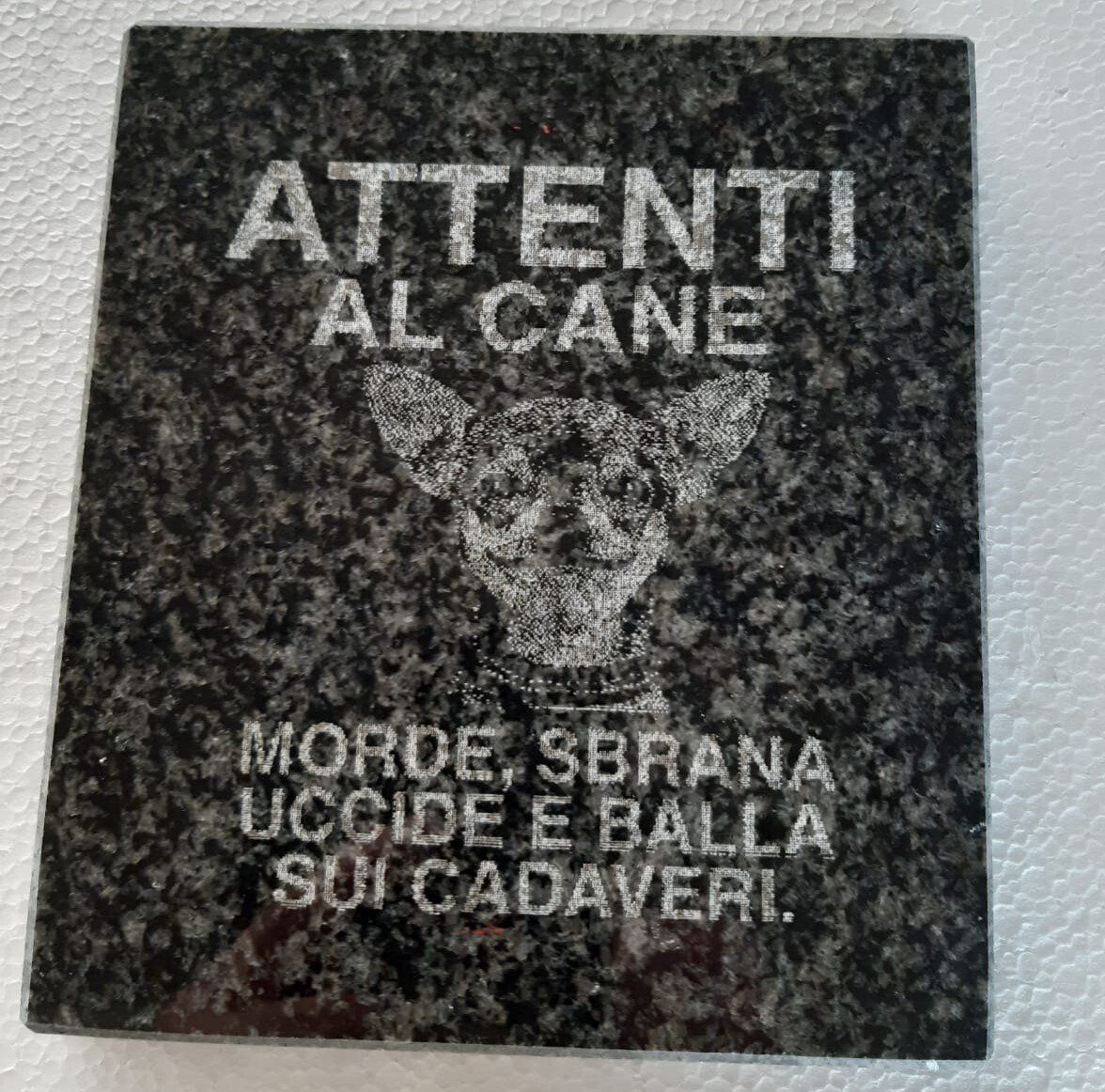 targhetta attenti al cane