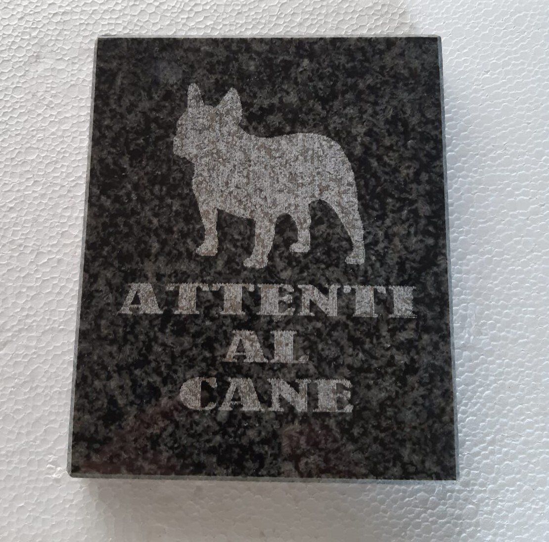 targhetta attenti al cane