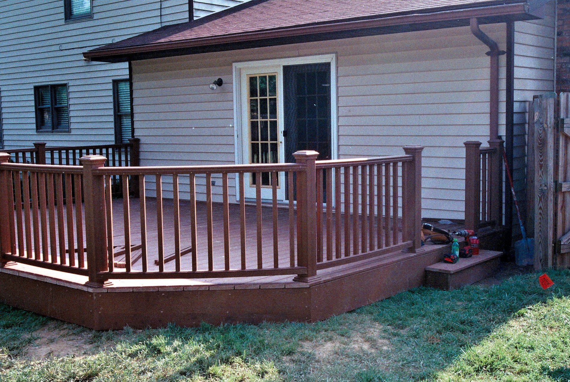 Backyard Fences & Decks | Evansville, IN