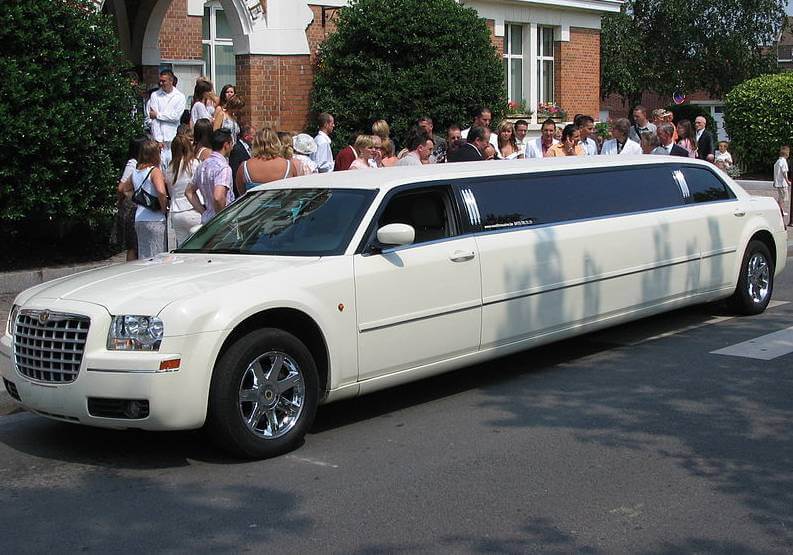 white Chrysler 300 limousine