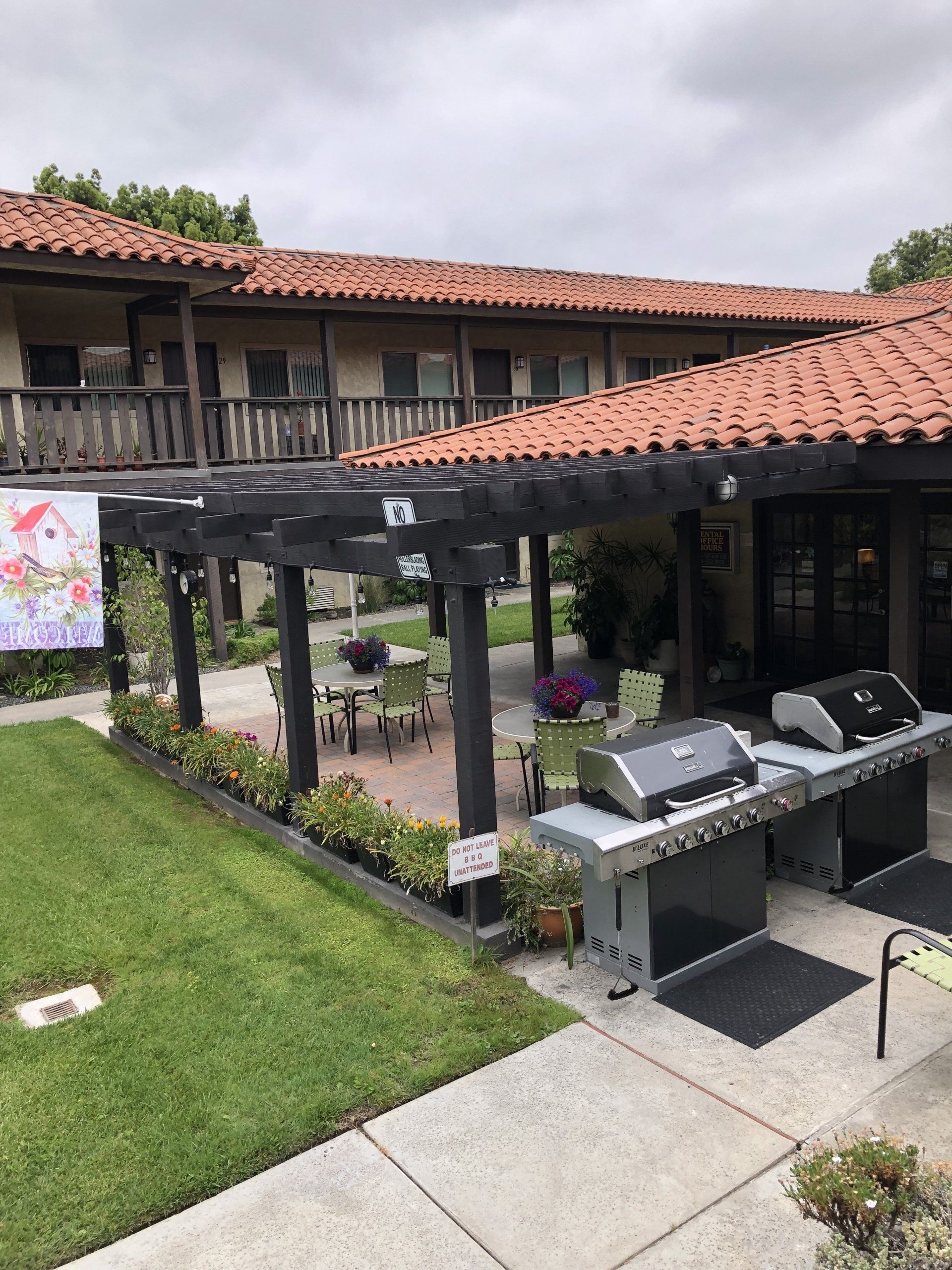 Barbecue Area | Villa Pointe Apartments