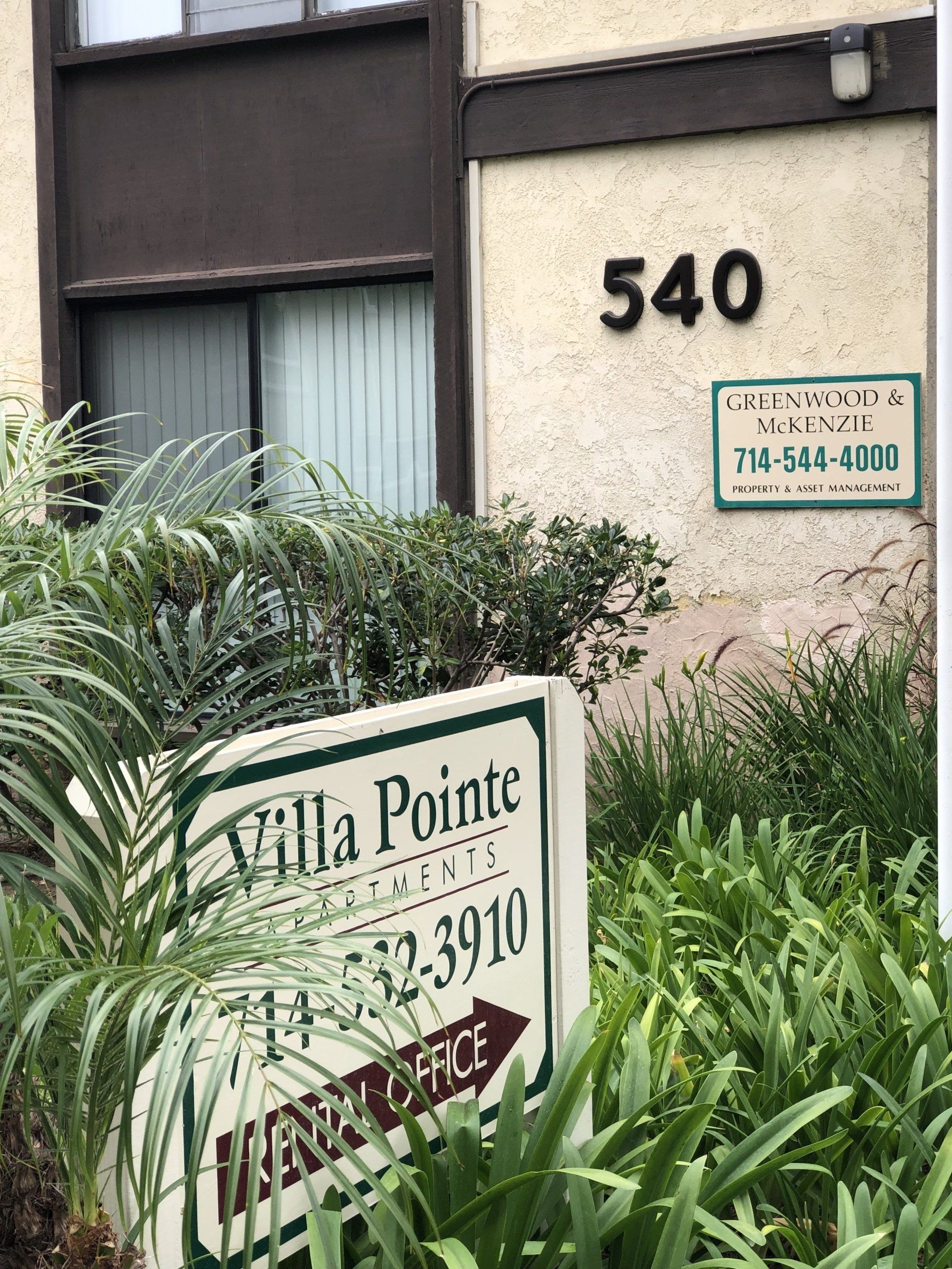 Entrance Sign | Villa Pointe Apartments