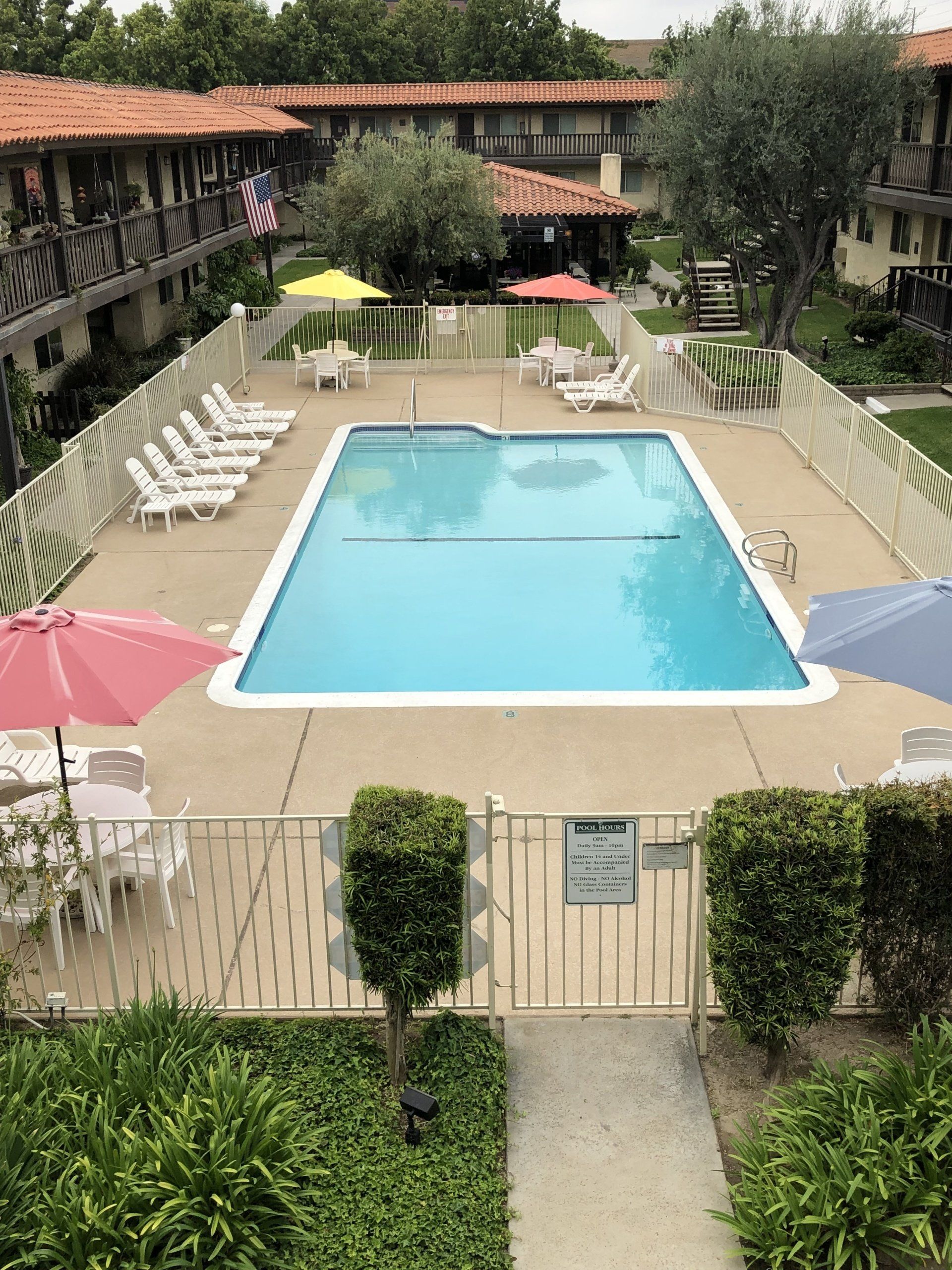 Pool | Villa Pointe Apartments