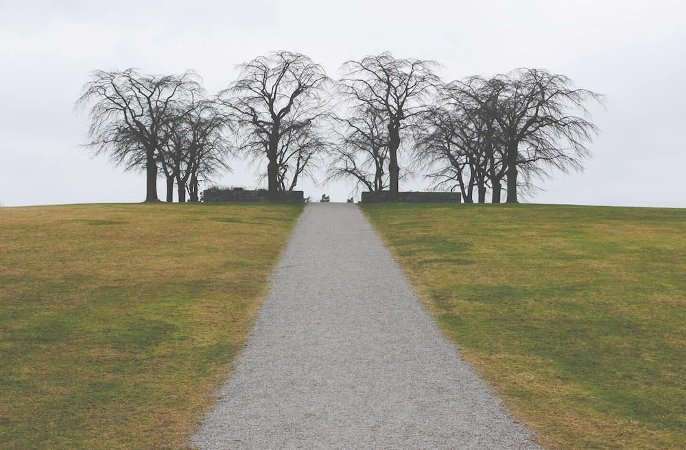 Jewish burial customs