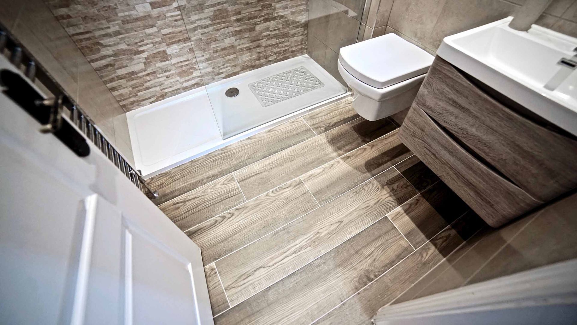 Fitted bathroom in Dublin | Factory Outlet Dublin