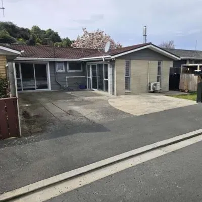 Before: Existing driveway prior to exposed aggregate replacement, Abbotsford, Dunedin