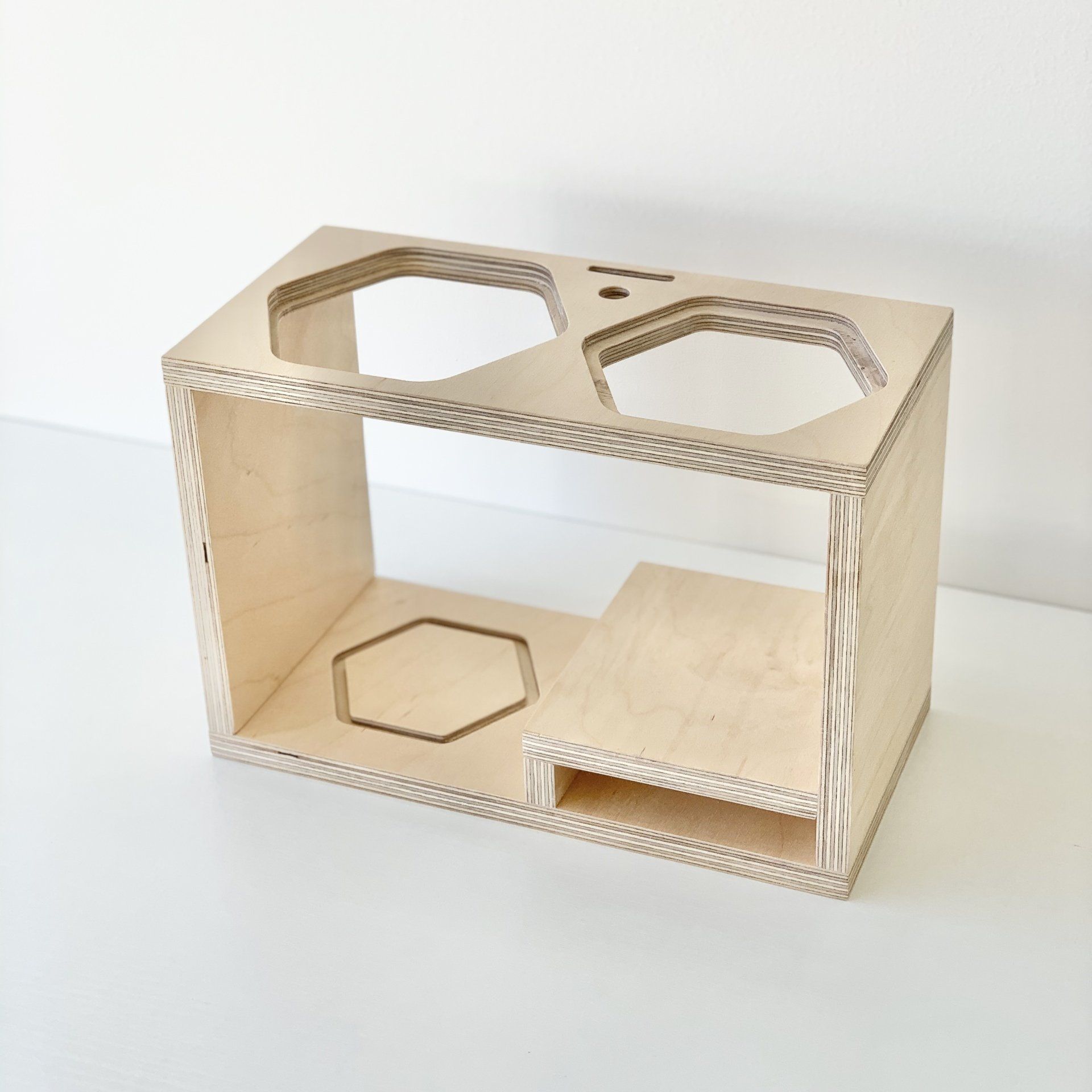 aero press display stand