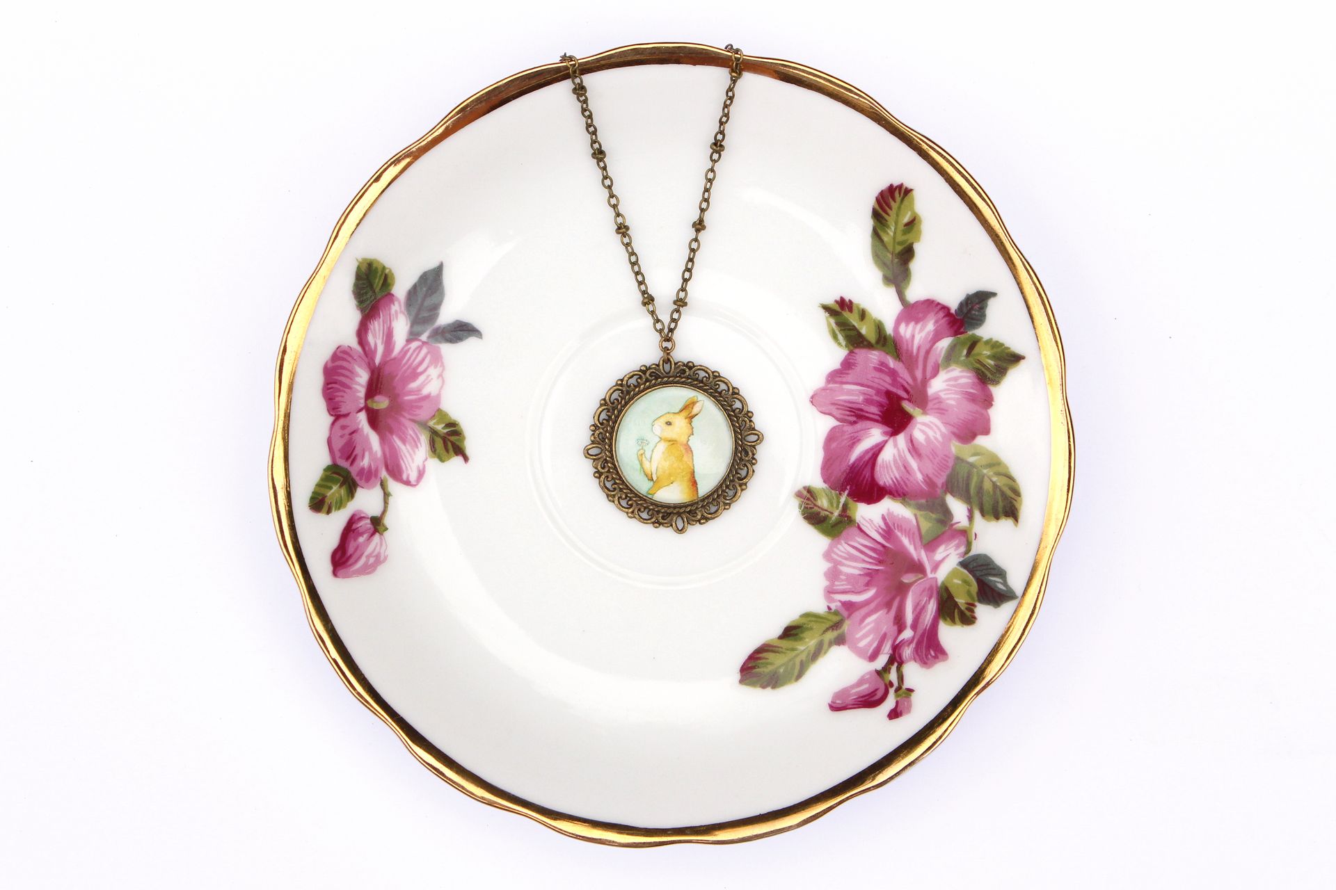 Daisy Bunny Cabochon Necklace