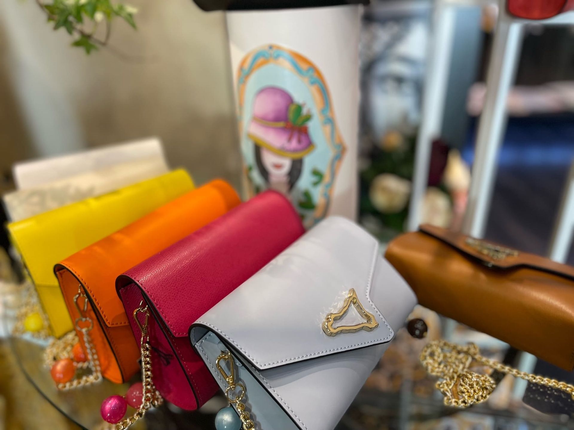 BORSE IN PELLE ANTURA  ,  DI  DIVERSI  COLORI 