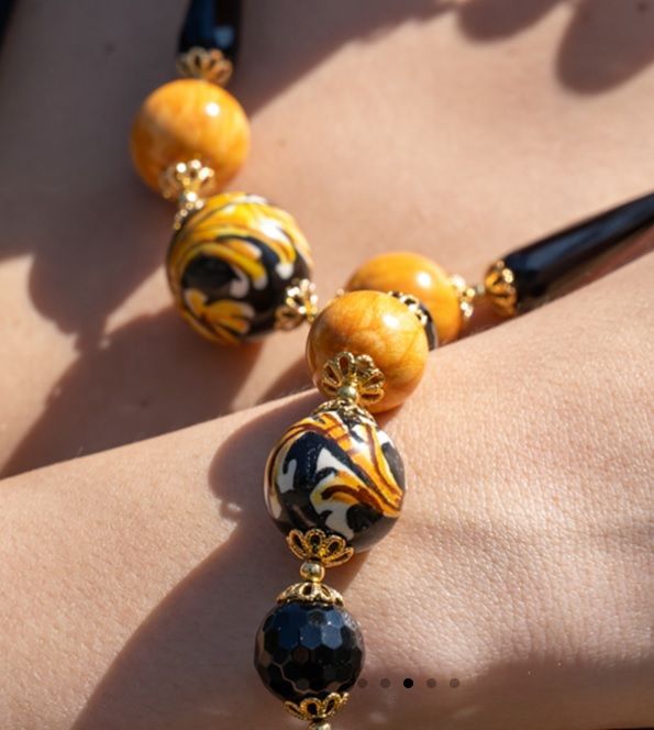 bracciale  jebels ,  in ceramica  fatto  a mano  ,  pietre naturali  ,  fatto in sicilia 