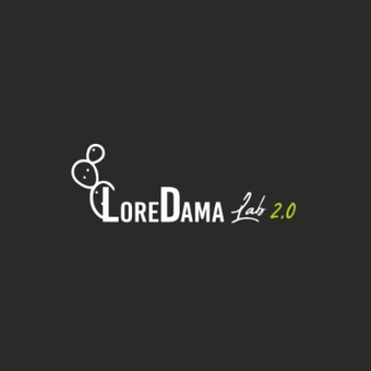 Un logo per loredama lab 2.0 con sfondo nero