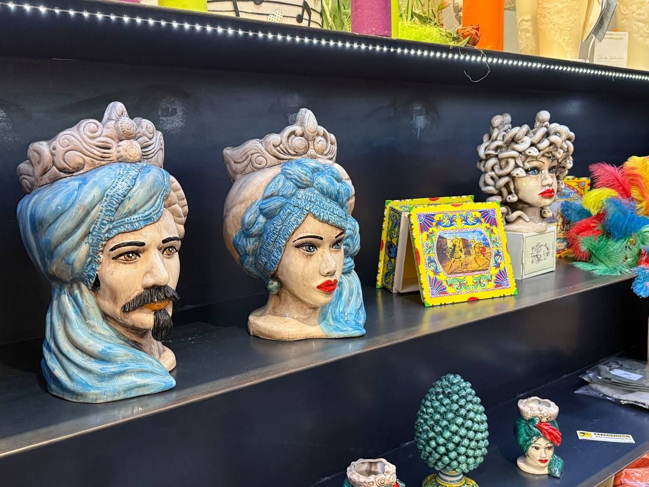 TESTE DI  MORO   IN CERAMICA  ,  ARTISTA  PASSARELLO  , TESTA DI  MORO  RAFFIGURANTE MEDUSA , FIGURA  MITOLOGICA 