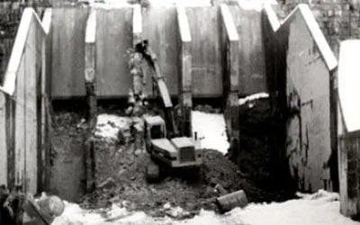 Movimento terra in bianco e nero