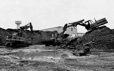 Movimento terra in bianco e nero