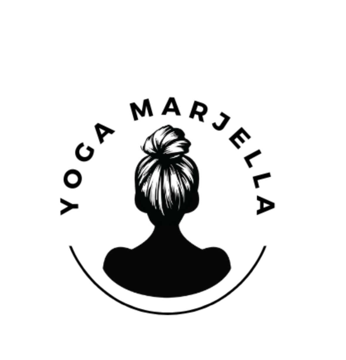 Een logo voor een yogastudio met een silhouet van een vrouw met haar haar in een knot.