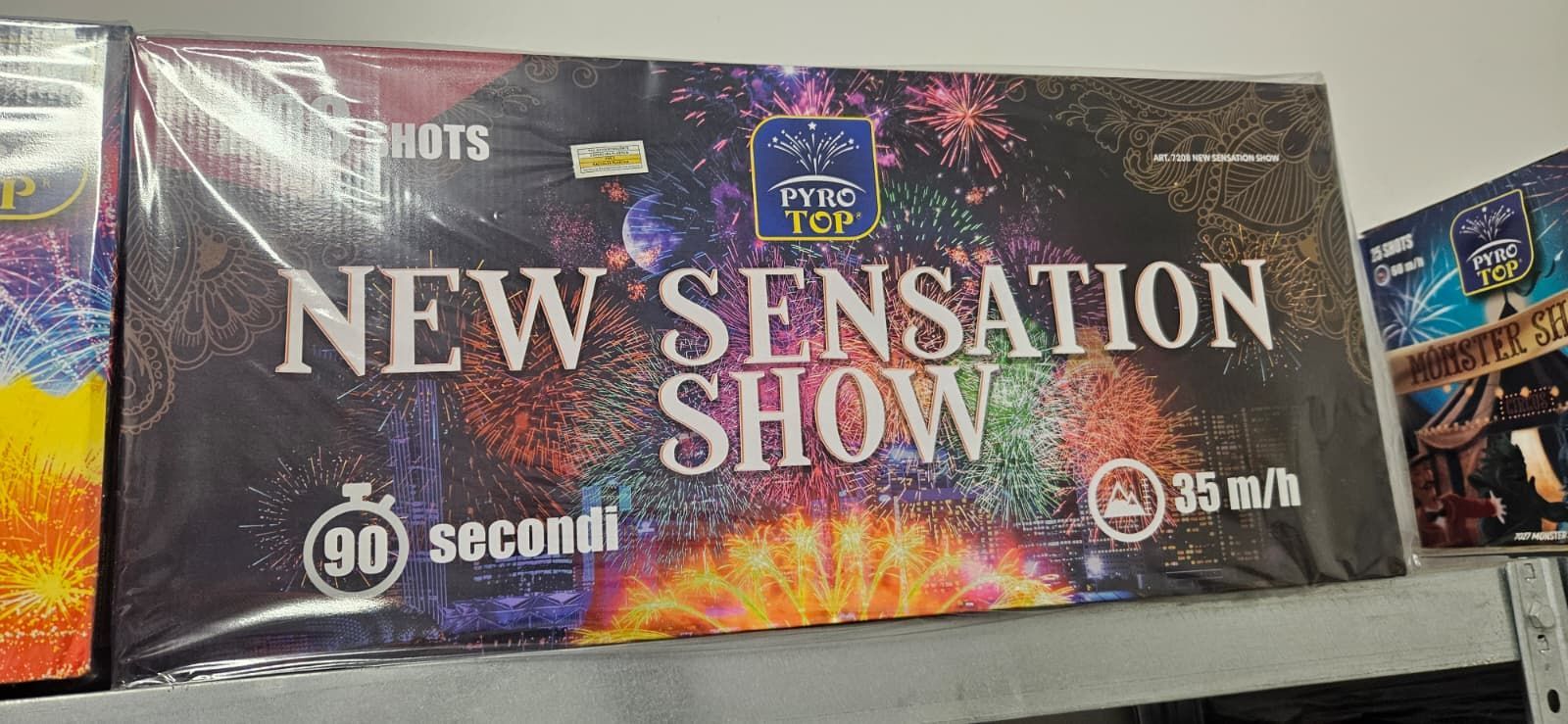 Scatola di fuochi d'artificio con l'etichetta 