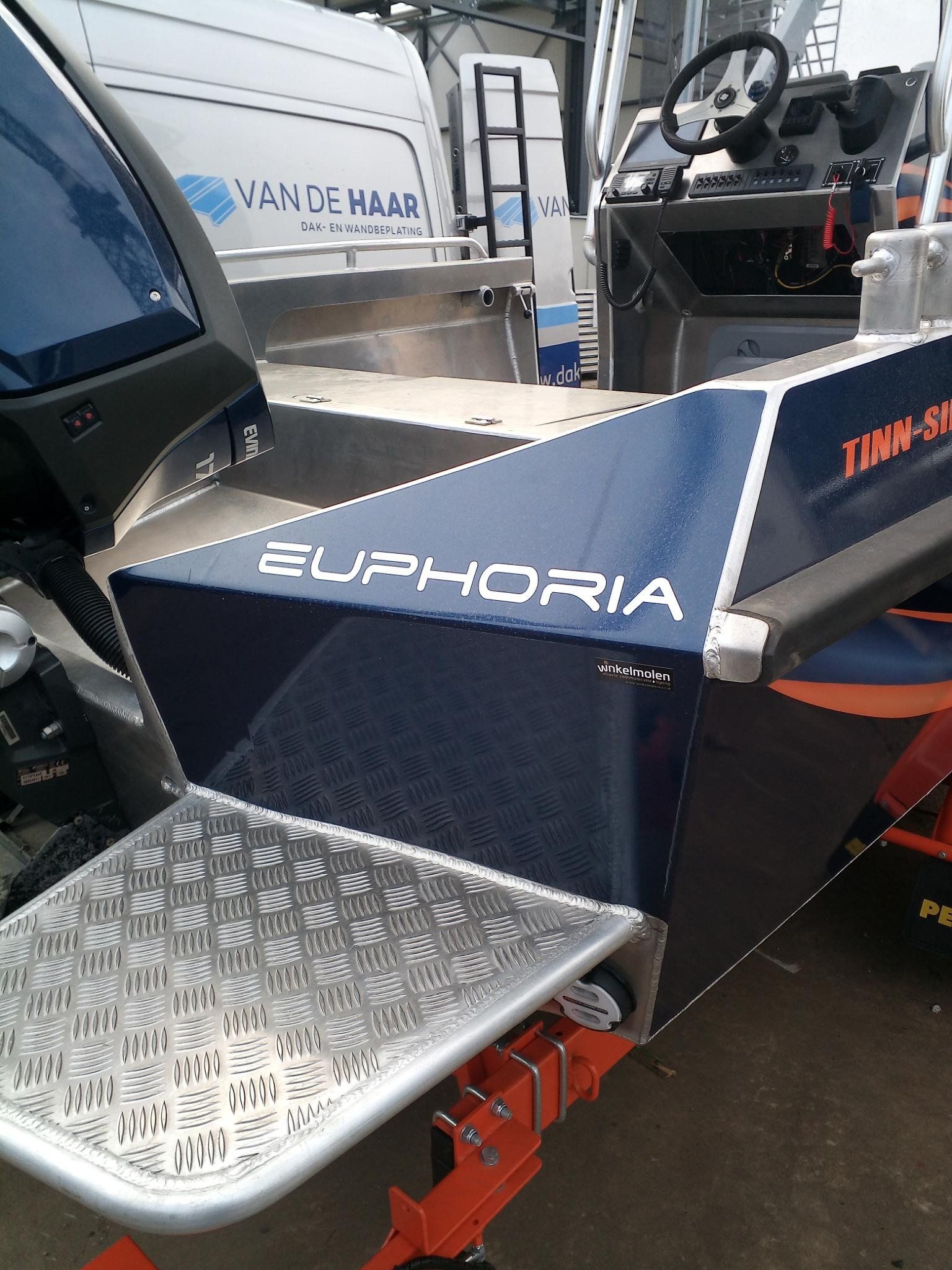 Das Wort Euphoria steht auf der Seite eines Fahrzeugs