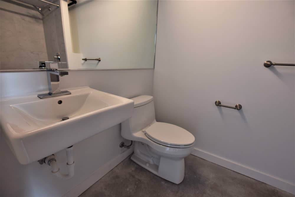 201 College Ave Interior Photos