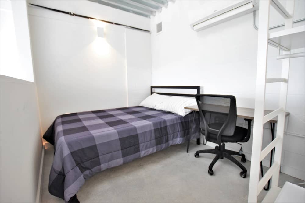 201 College Ave Interior Photos