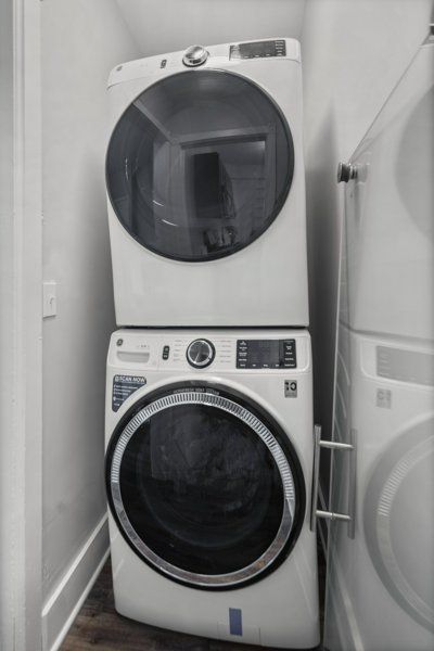 601 E State Street laundry