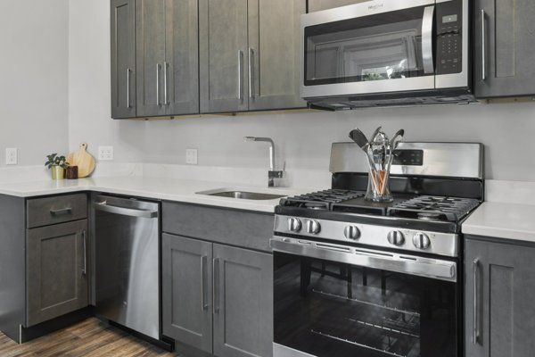 601 E State Street kitchen