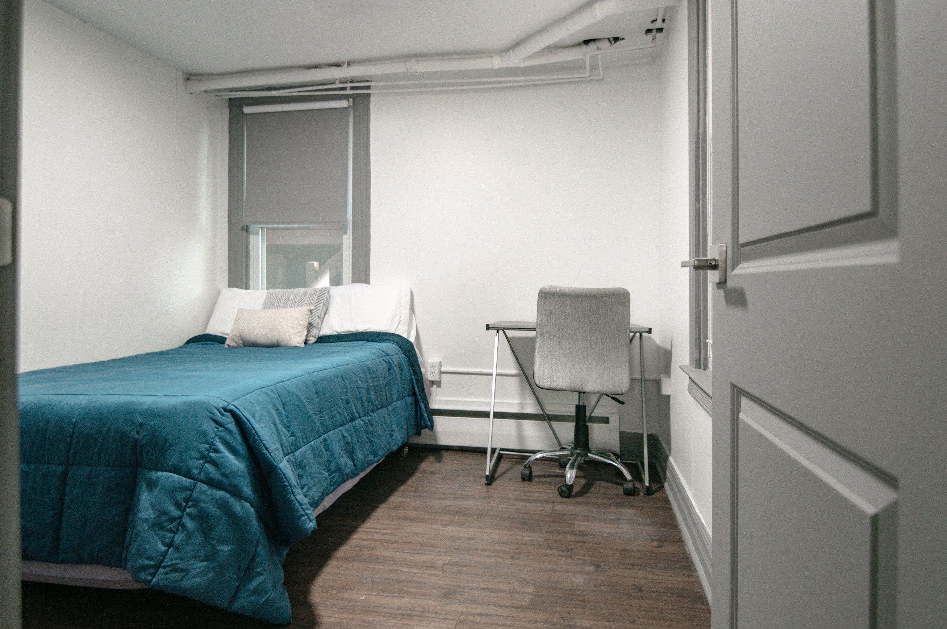 110-4 Stewart Ave Bedroom