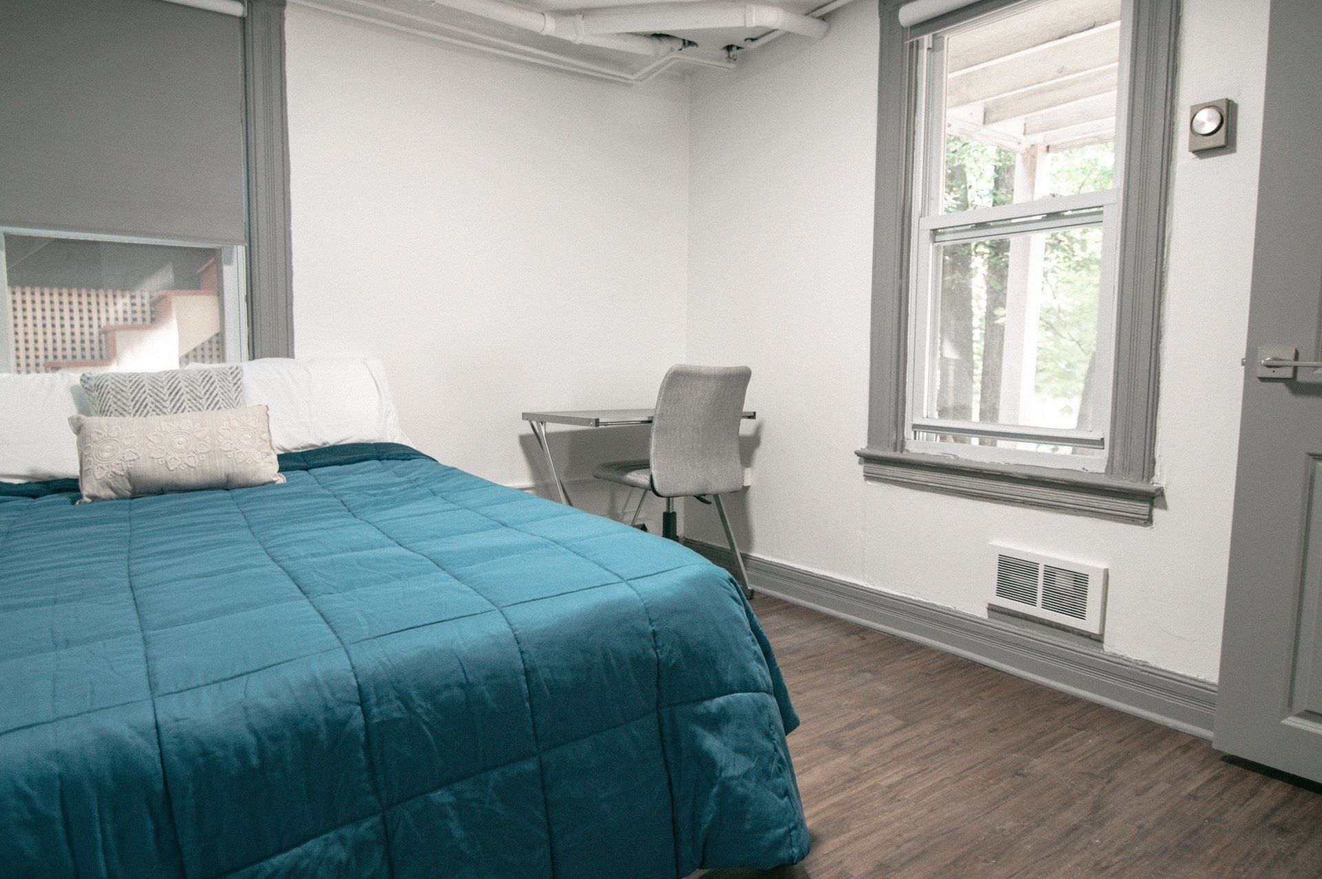 110-4 Stewart Ave Interior