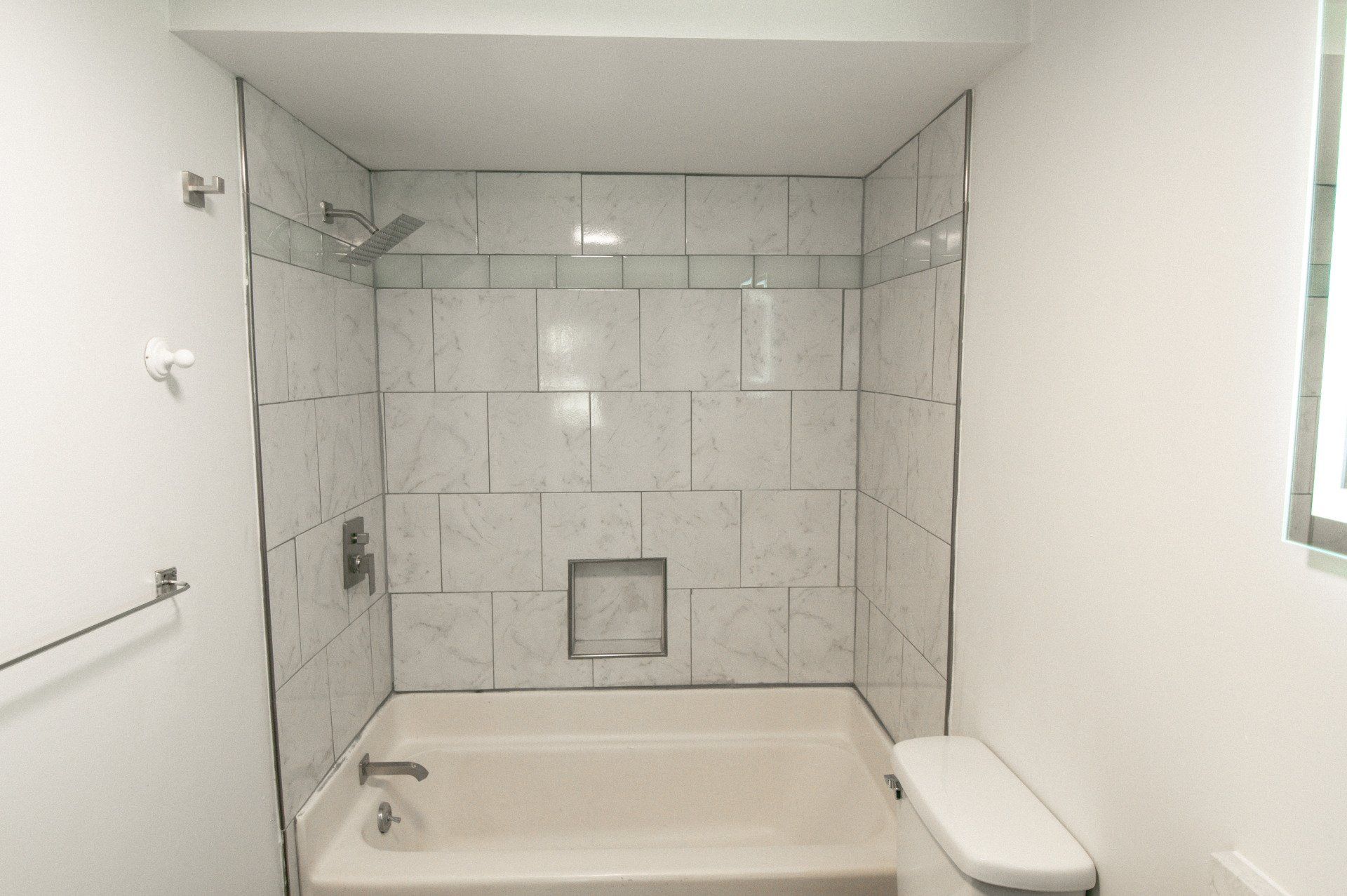 110-4 Stewart Ave Bathroom