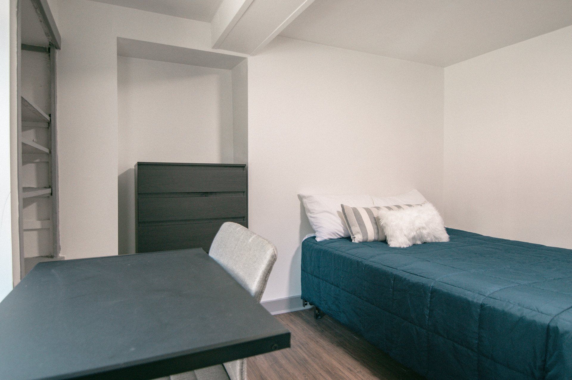 110-4 Stewart Ave Interior