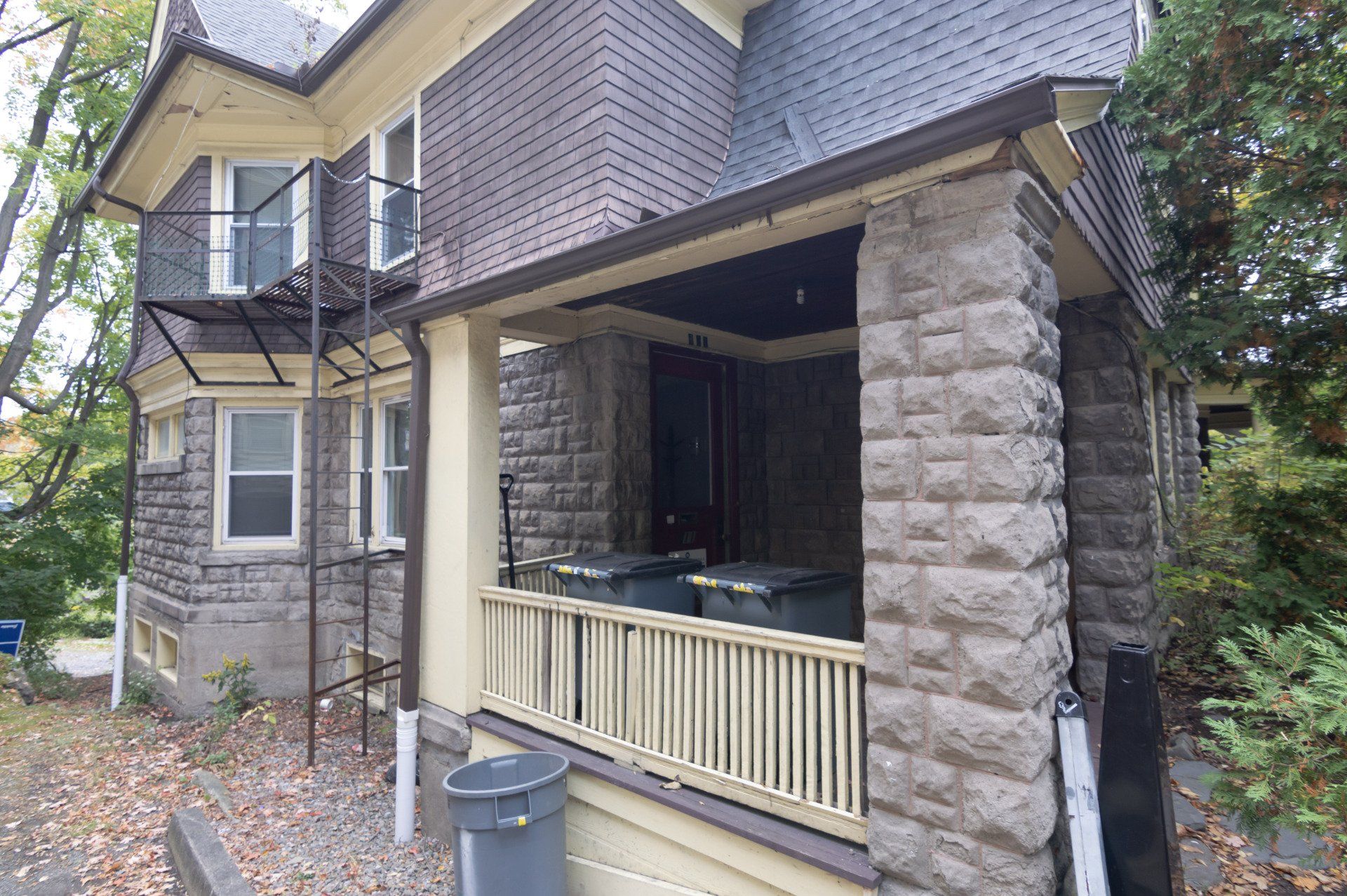 611 State Street Exterior